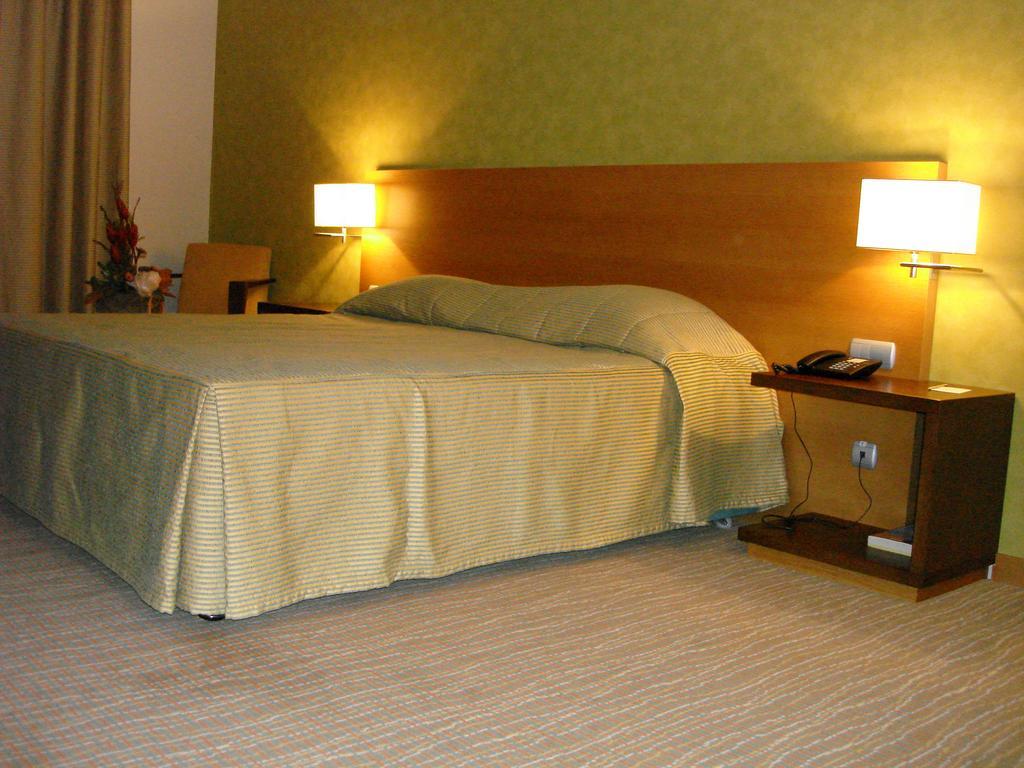 Hotel Lusitania Congress & Spa Гуарда Стая снимка
