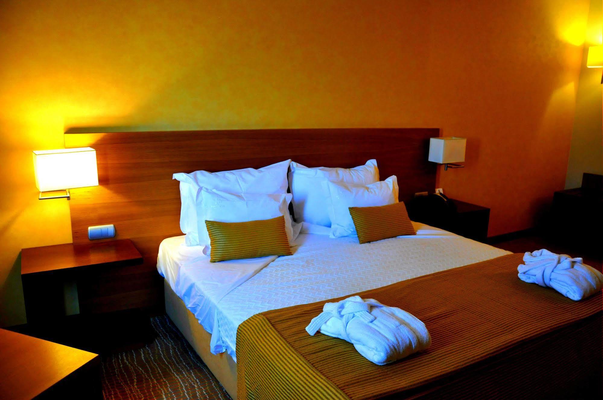 Hotel Lusitania Congress & Spa Гуарда Екстериор снимка